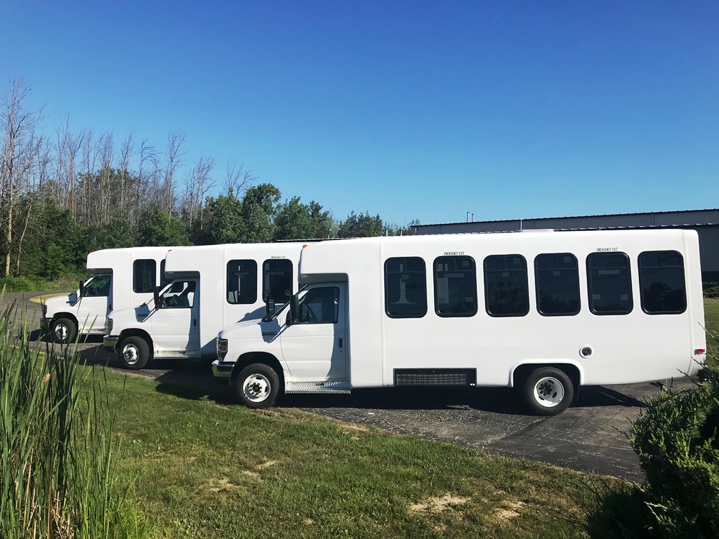 Diamond Coach Shuttle Bus - Monroe ARC - 8