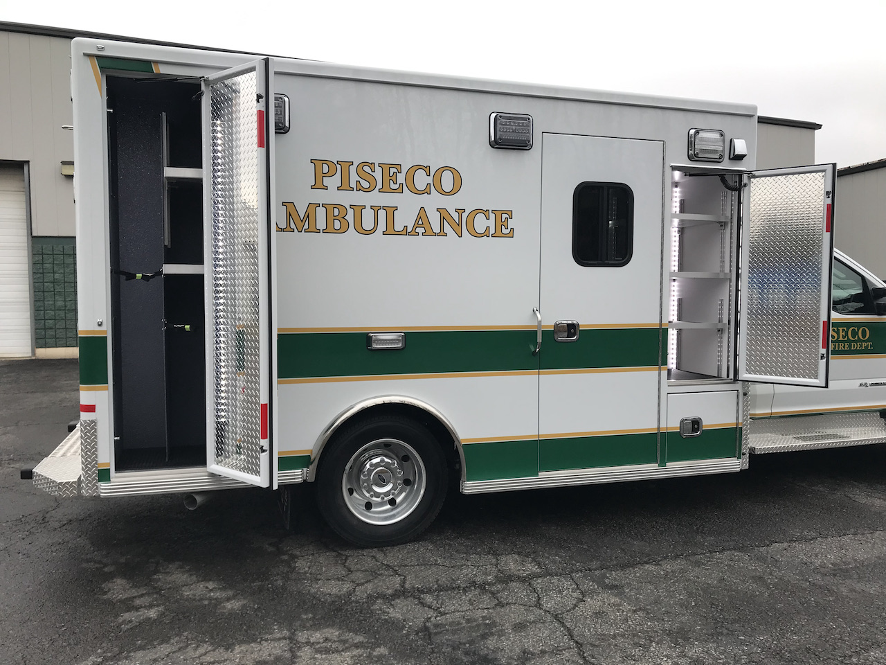 Life-Line-Ambulance-Piseco-11