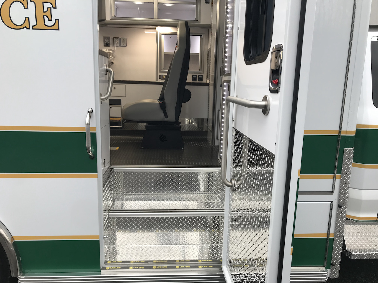 Life-Line-Ambulance-Piseco-17