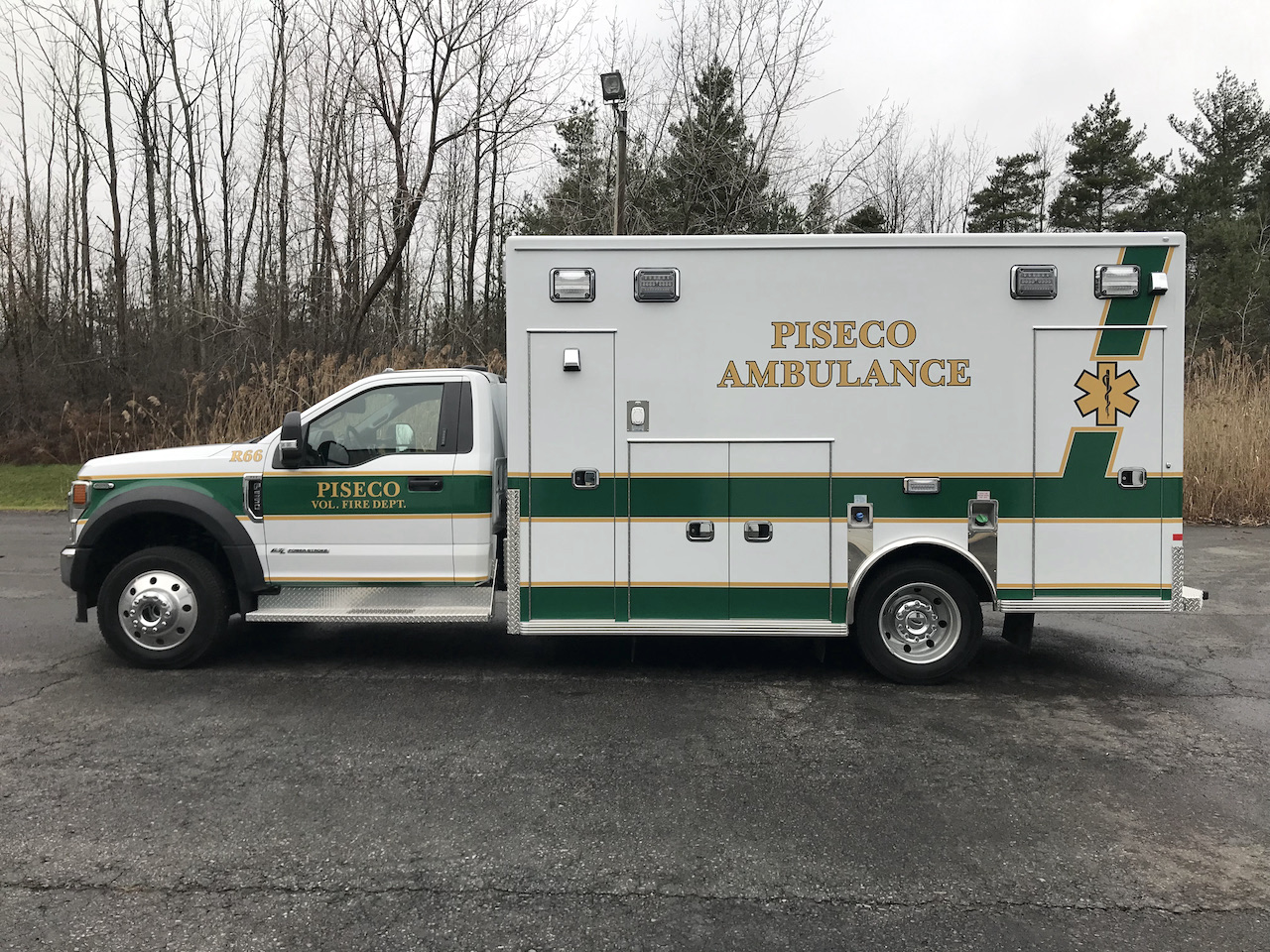 Life-Line-Ambulance-Piseco-2