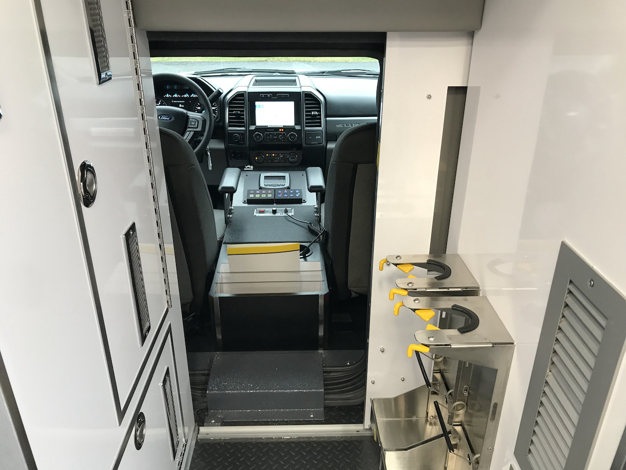 Life-Line-Ambulance-Piseco-24
