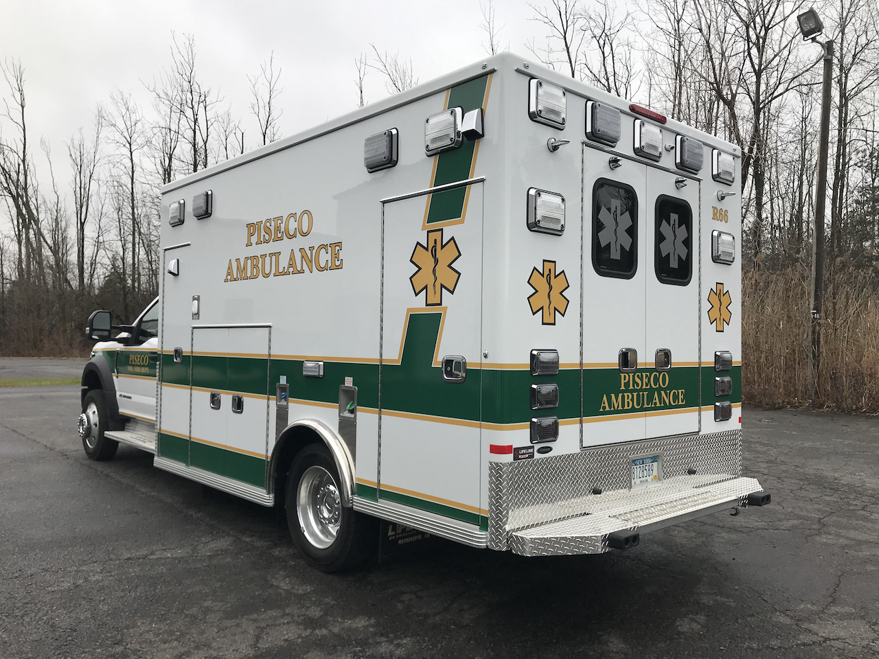 Life-Line-Ambulance-Piseco-9