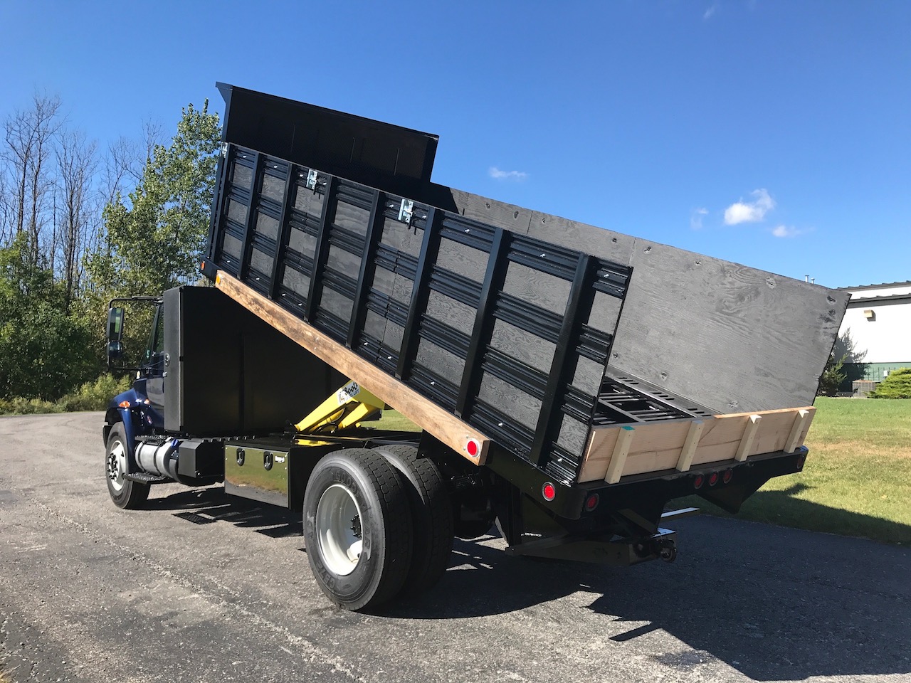 Seaonsal Landscaping - Dump Body - 7