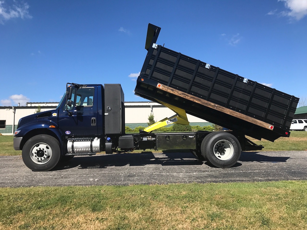 Seaonsal Landscaping - Dump Body - 9