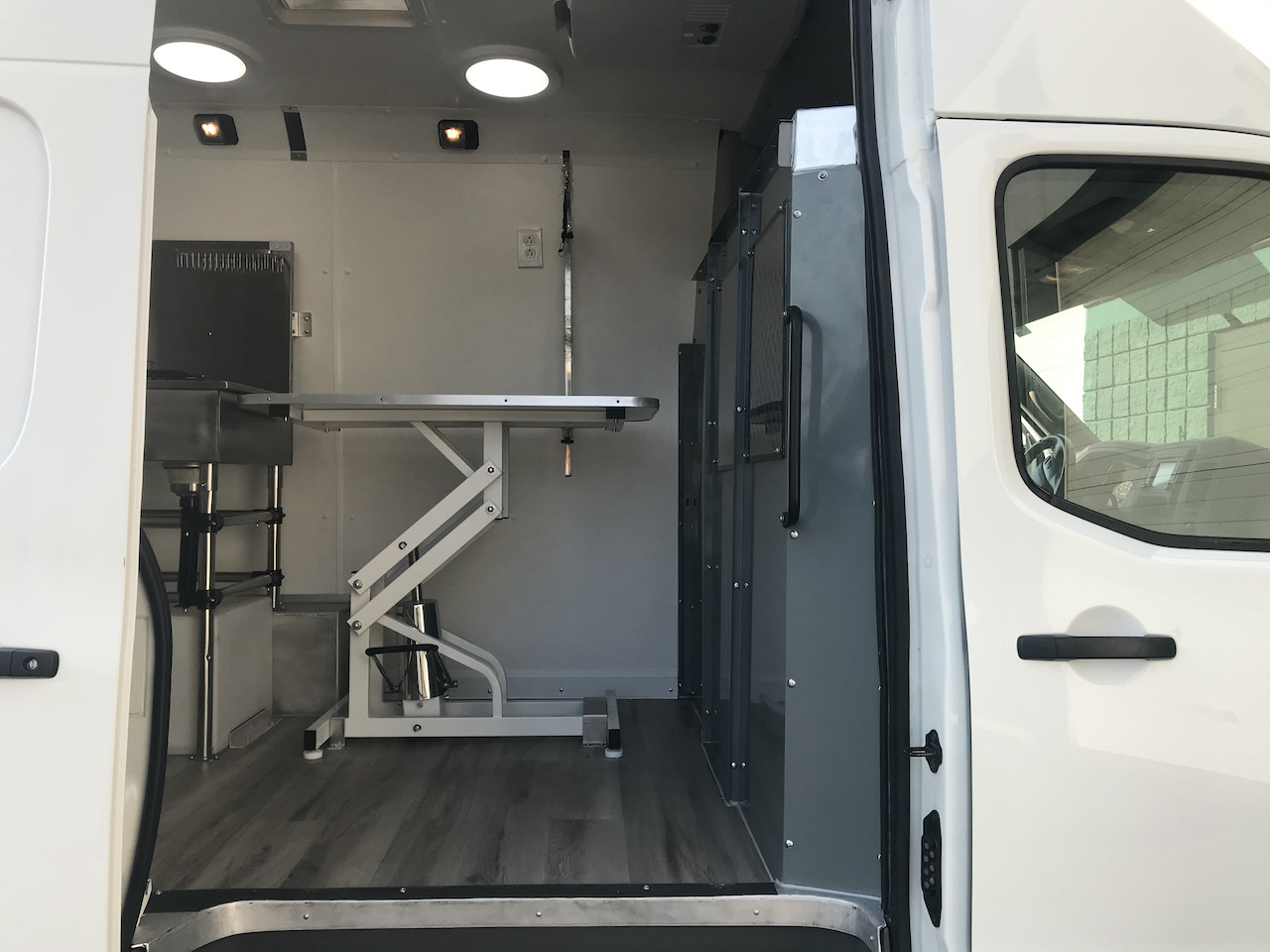 Mobile-Dog-Grooming-Van-26