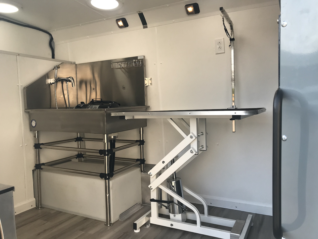 Mobile-Dog-Grooming-Van-28