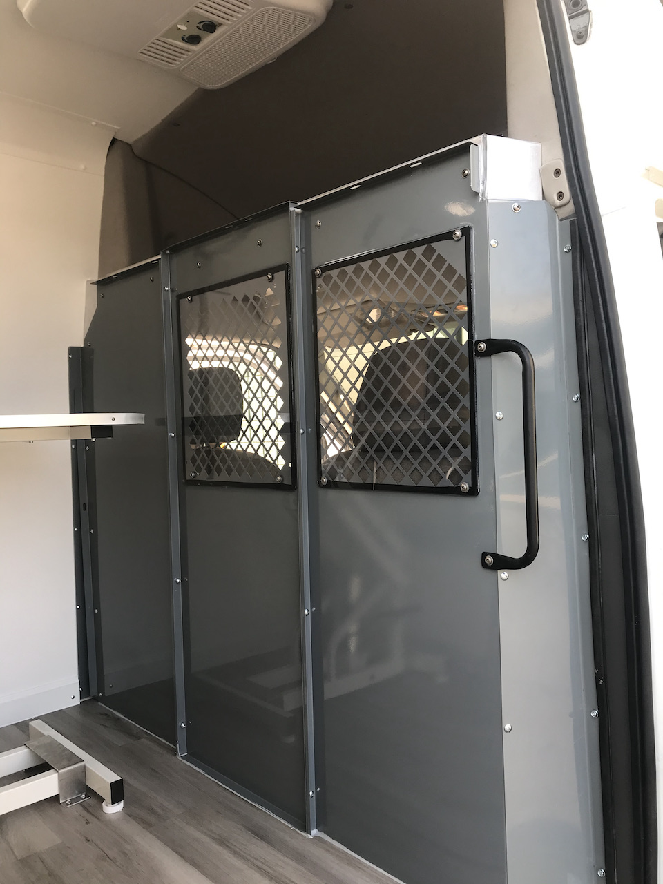 Mobile-Dog-Grooming-Van-36