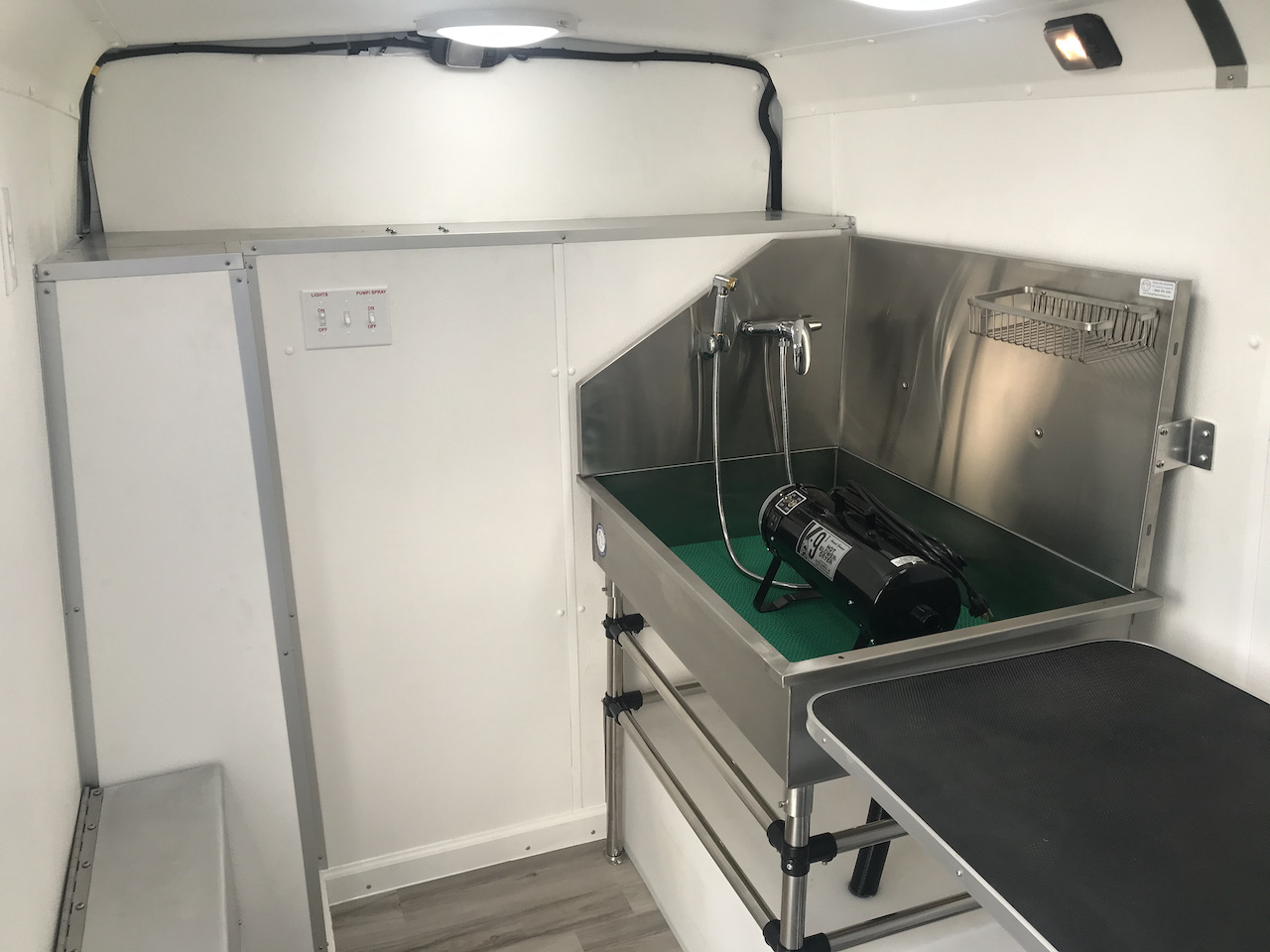 Mobile-Dog-Grooming-Van-40