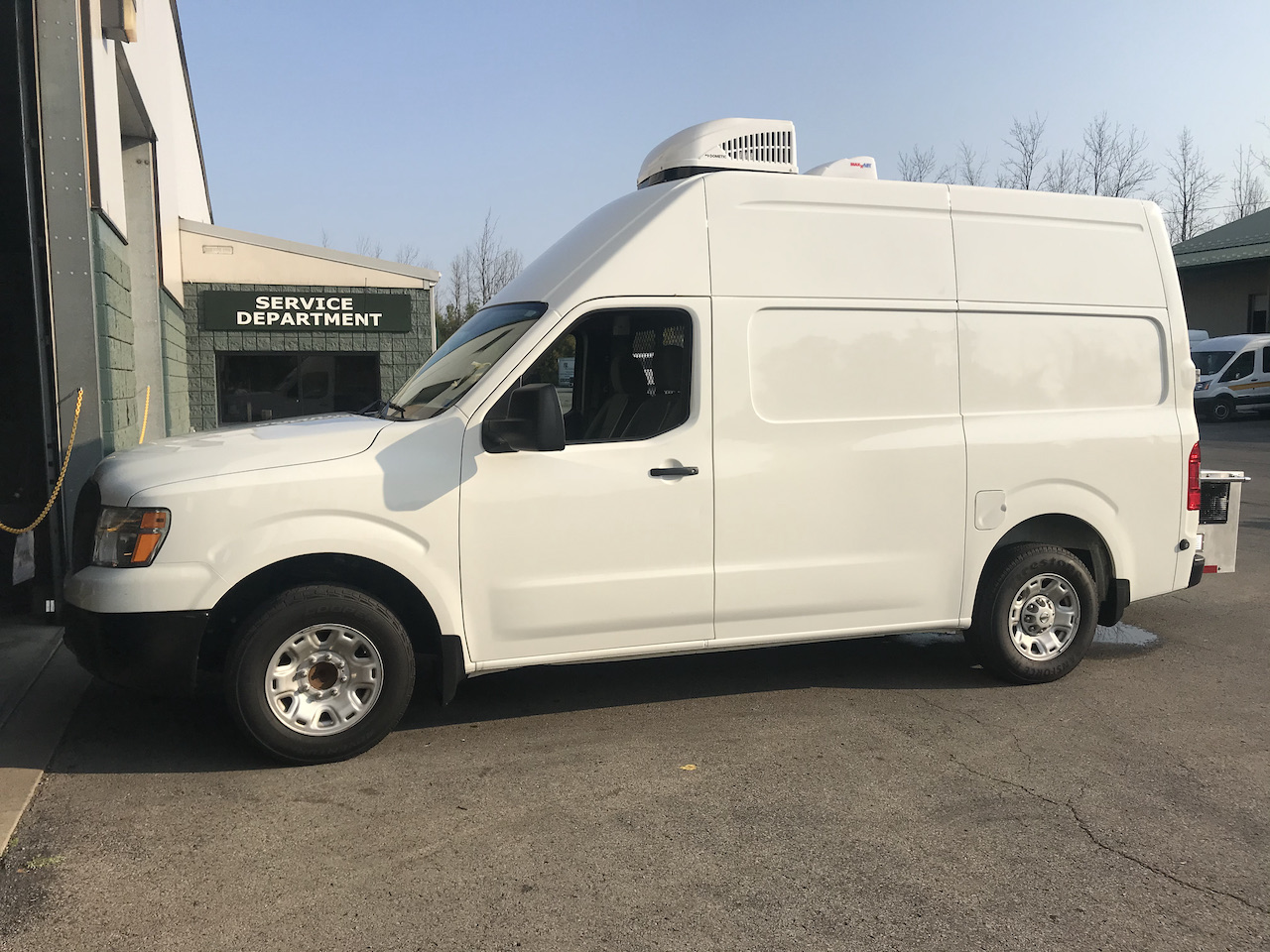 Mobile-Dog-Grooming-Van-45