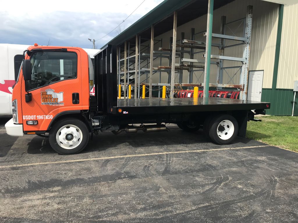 Vinyl-Outlet-Flatbed-Truck-4