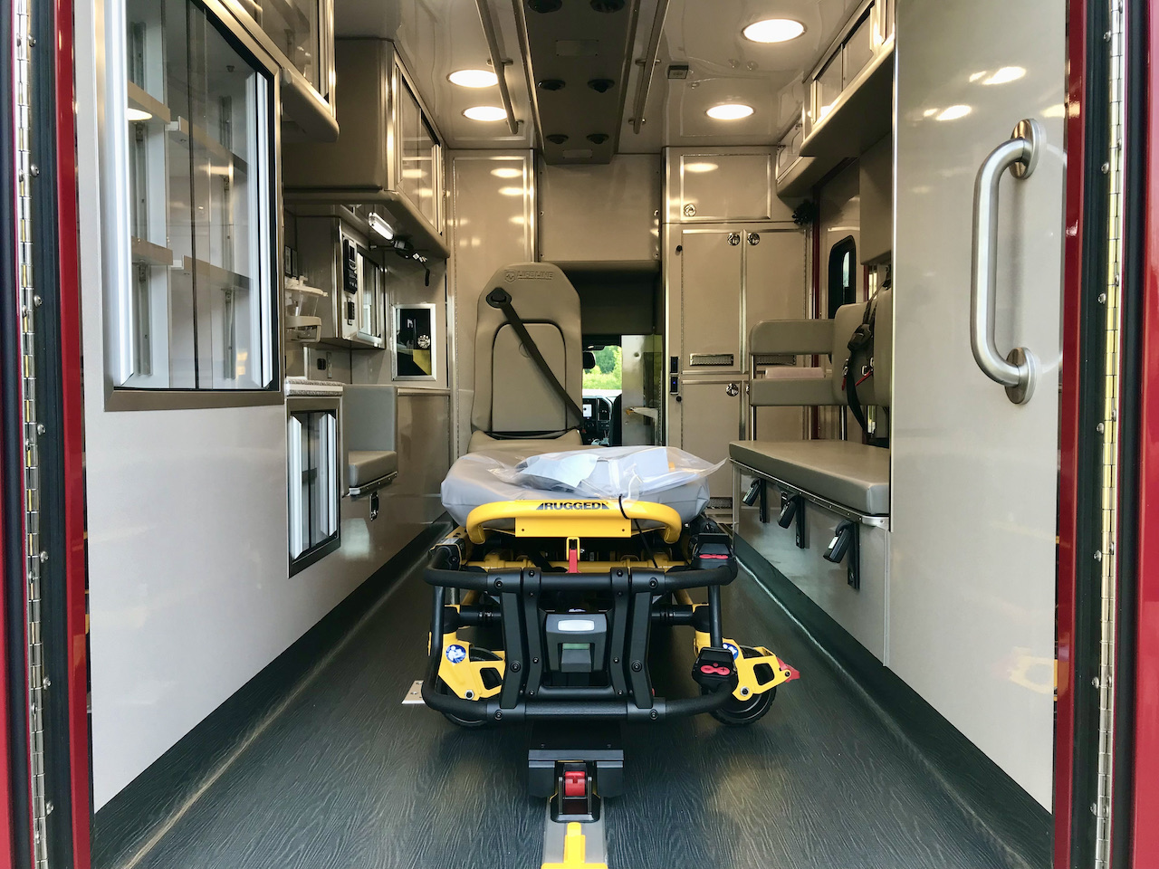 Wayne-Life-Line-Ambulance-14