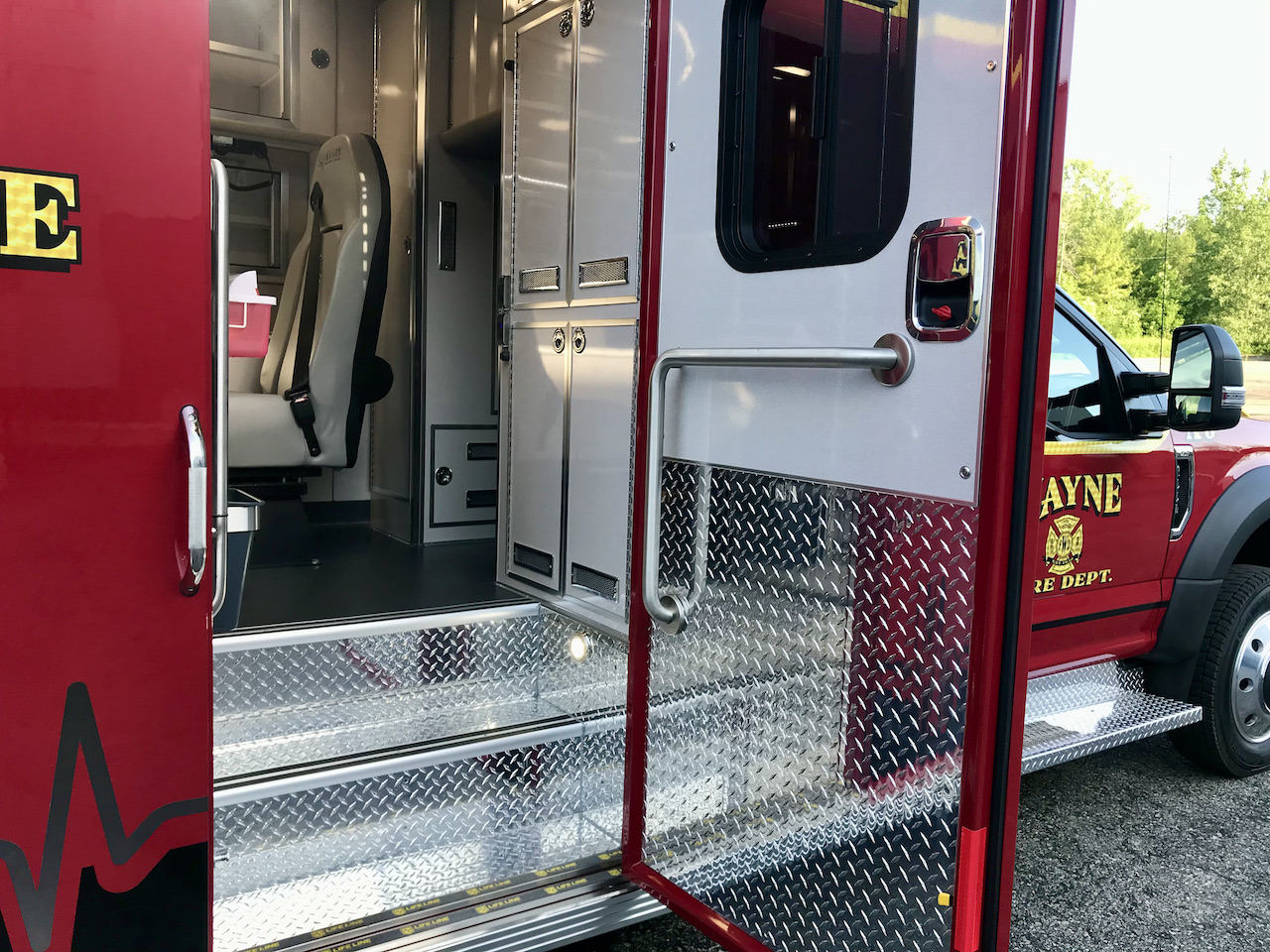 Wayne-Life-Line-Ambulance-18