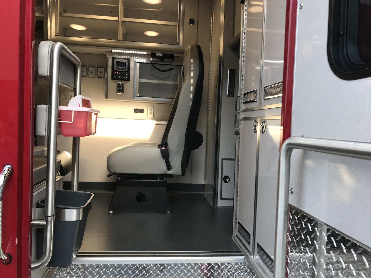 Wayne-Life-Line-Ambulance-20