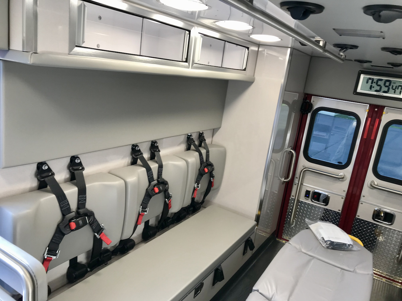 Wayne-Life-Line-Ambulance-25