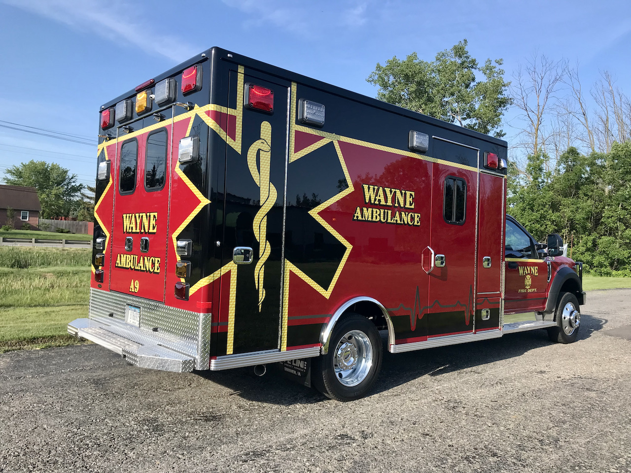 Wayne-Life-Line-Ambulance-7