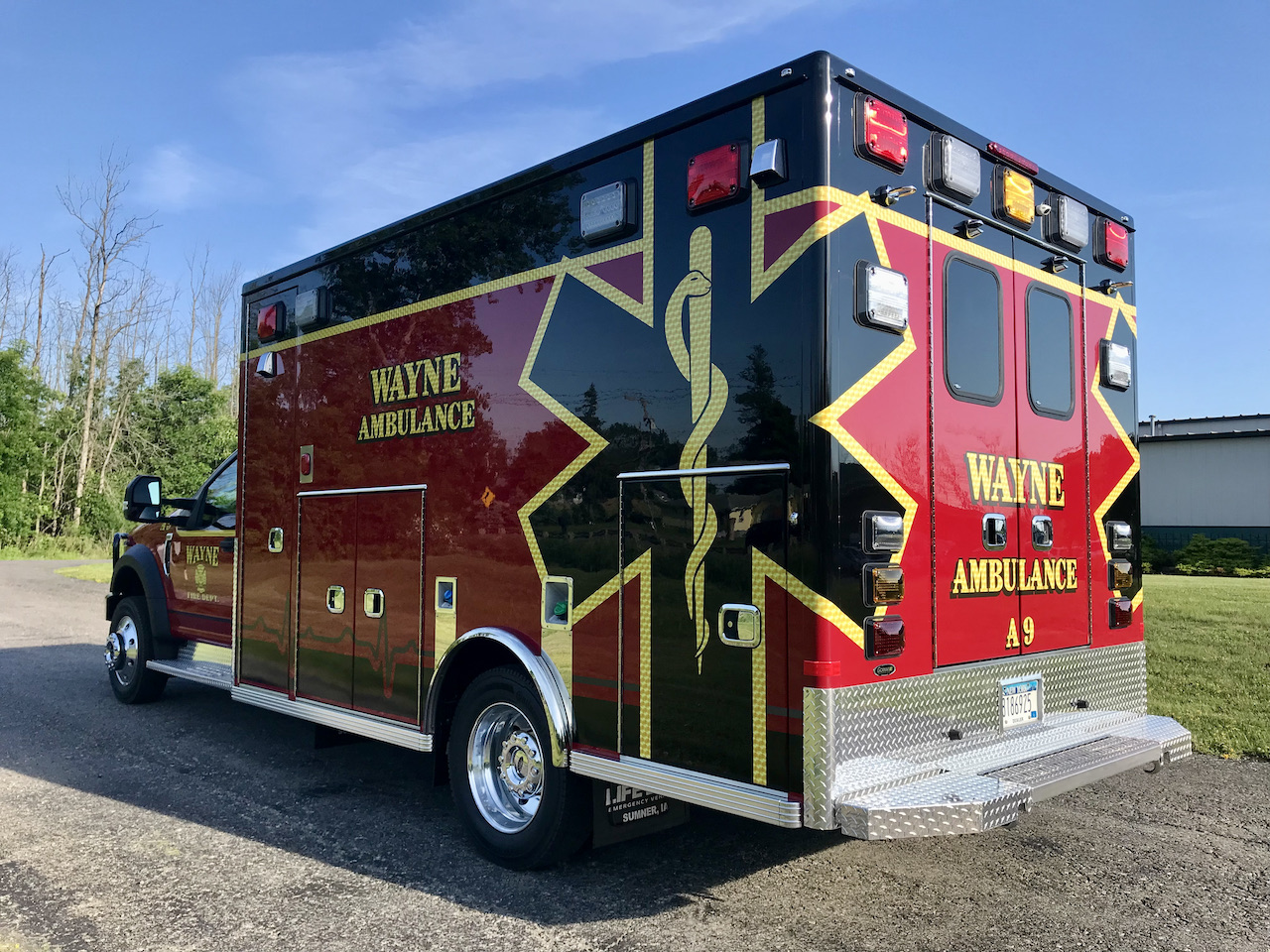 Wayne-Life-Line-Ambulance-9