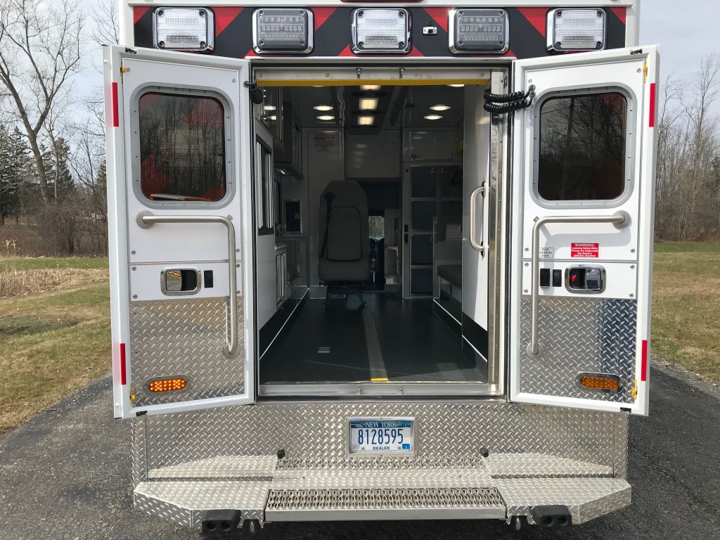 Woodhull-Life-Line-Ambulance-14