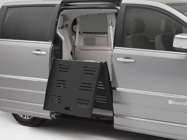 Wheelchair Van Feature Side Entry Foldout Ramp